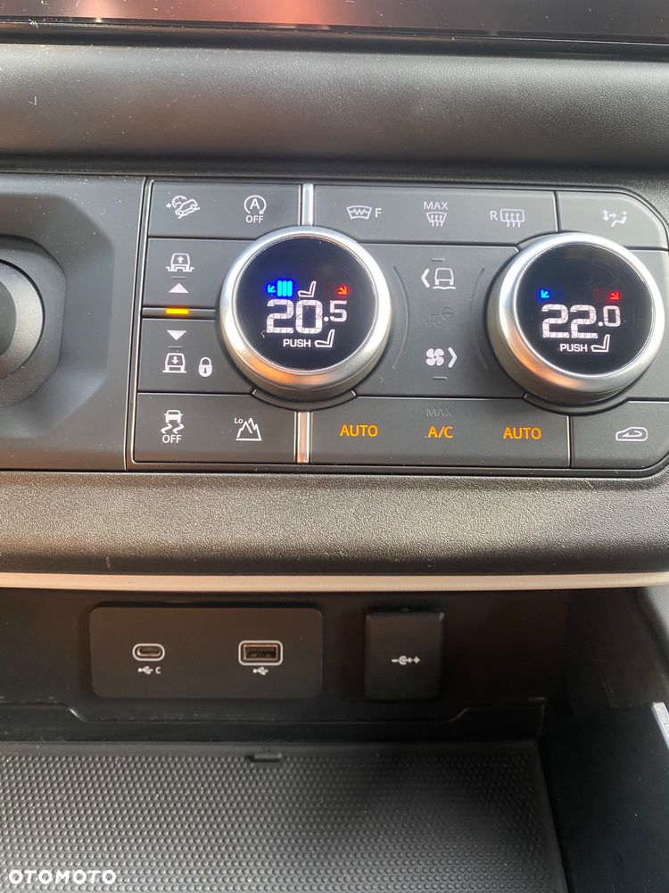 Land Rover Defender 3.0 D300 mHEV SE - 23