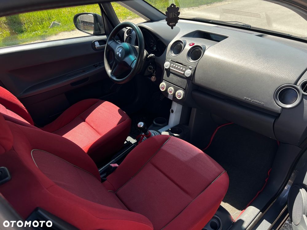 Mitsubishi Colt - 10