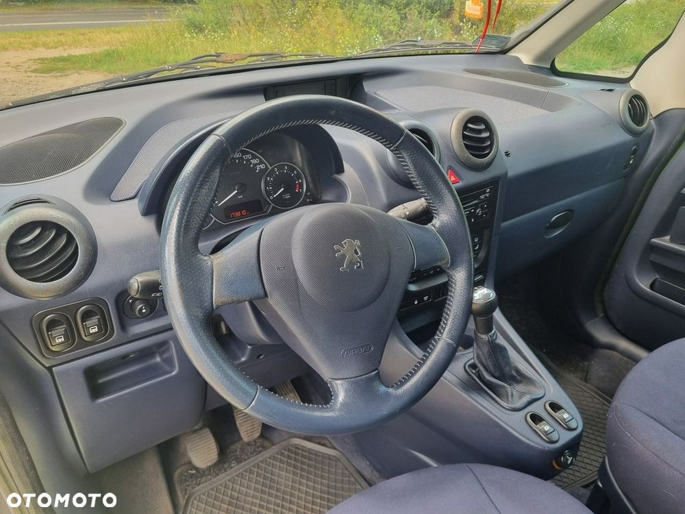 Peugeot 1007 - 11