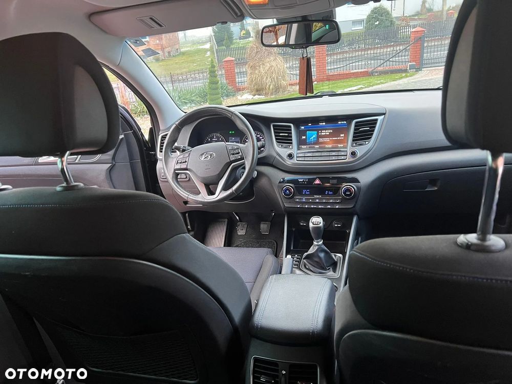 Hyundai Tucson blue 1.7 CRDi 2WD Style - 31