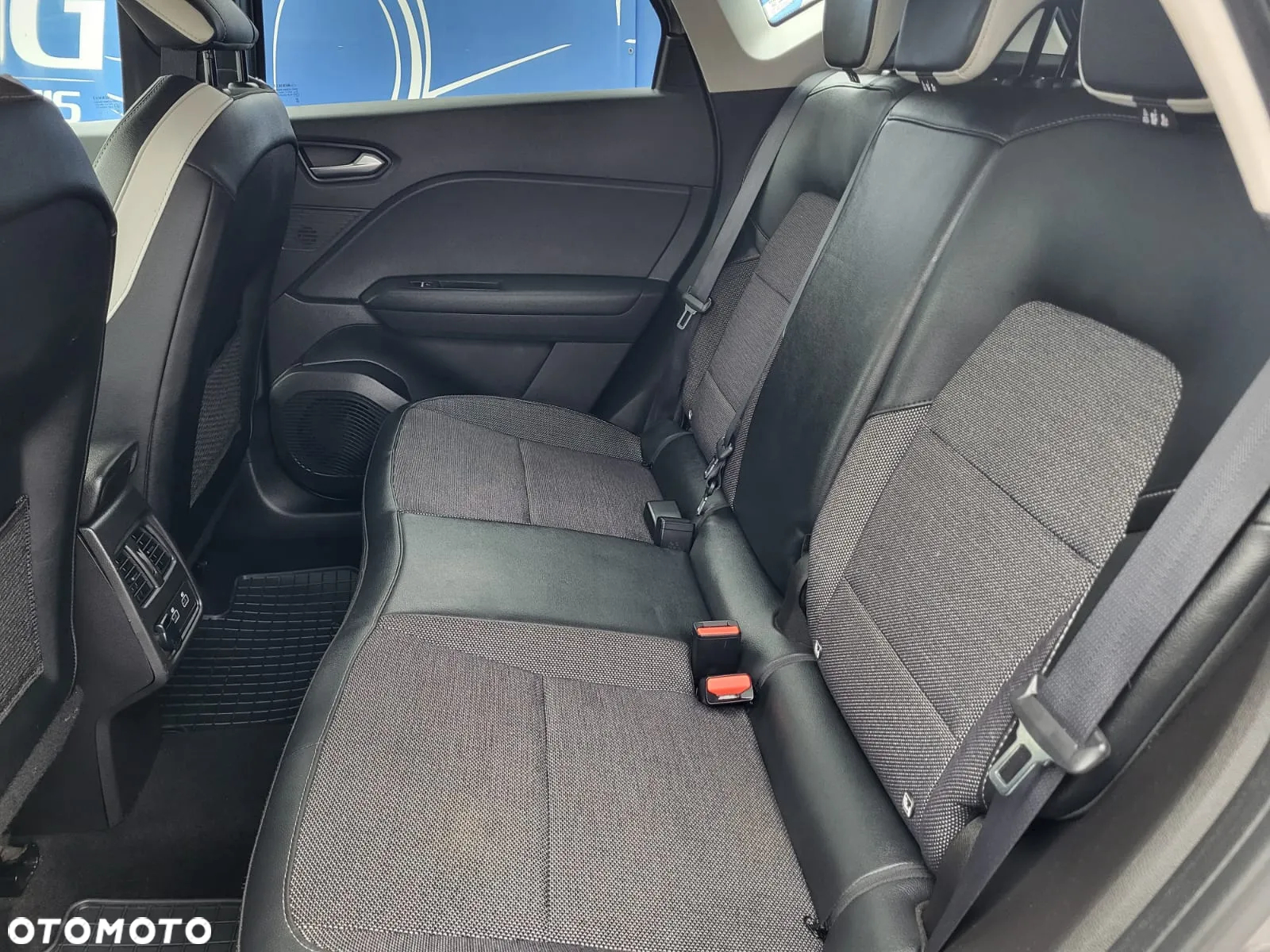 Renault Captur TCe Mild Hybrid 140 GPF EVOLUTION - 12