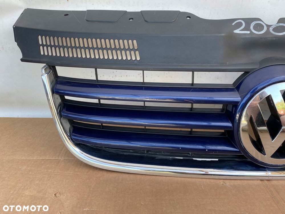 VW T5 CARAVELLE MULTIVAN 04- ATRAPA GRILL ORYGINAŁ METALIK 7H5A807101 - 4
