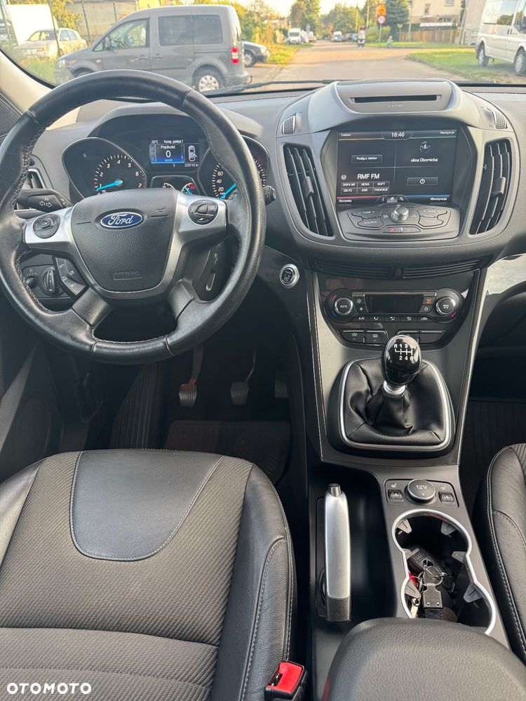 Ford Kuga 1.5 EcoBoost 2x4 Titanium - 10