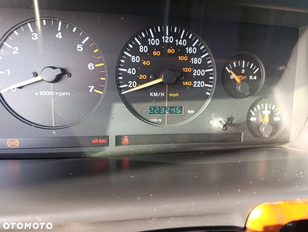 Jeep Grand Cherokee - 12