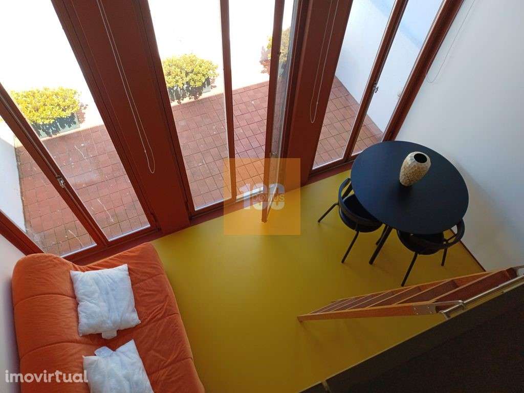 Estúdio com mezanino e terraço em Cedofeita - Grande imagem: 2/18