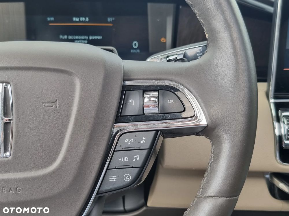 Lincoln Navigator - 17