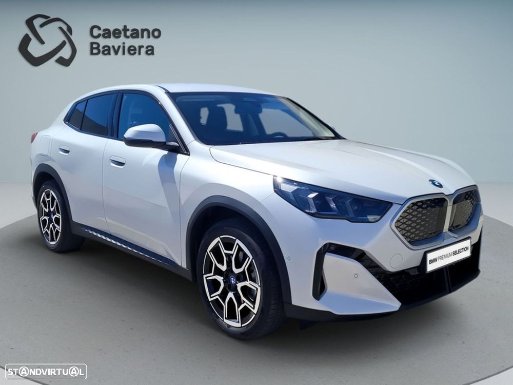 BMW ix1 eDrive20 Pack Desportivo M - 7