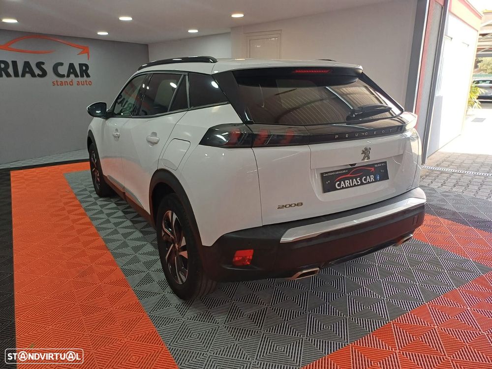 Peugeot 2008 1.2 PureTech Allure EAT8 - 6