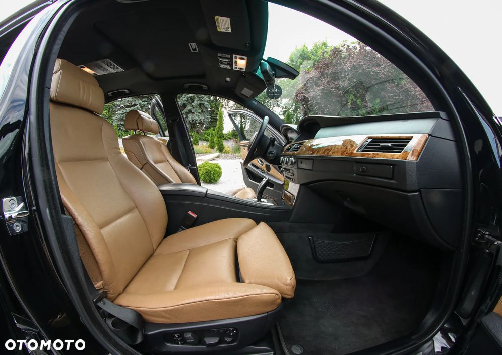 BMW Seria 5 550i - 9