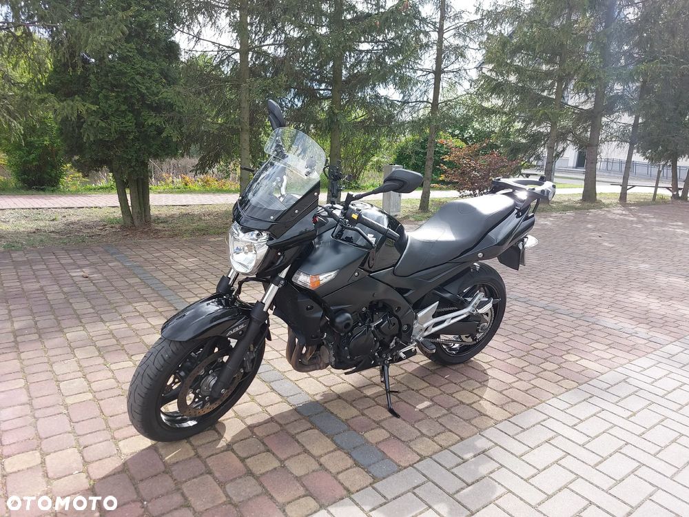Suzuki GSR - 7