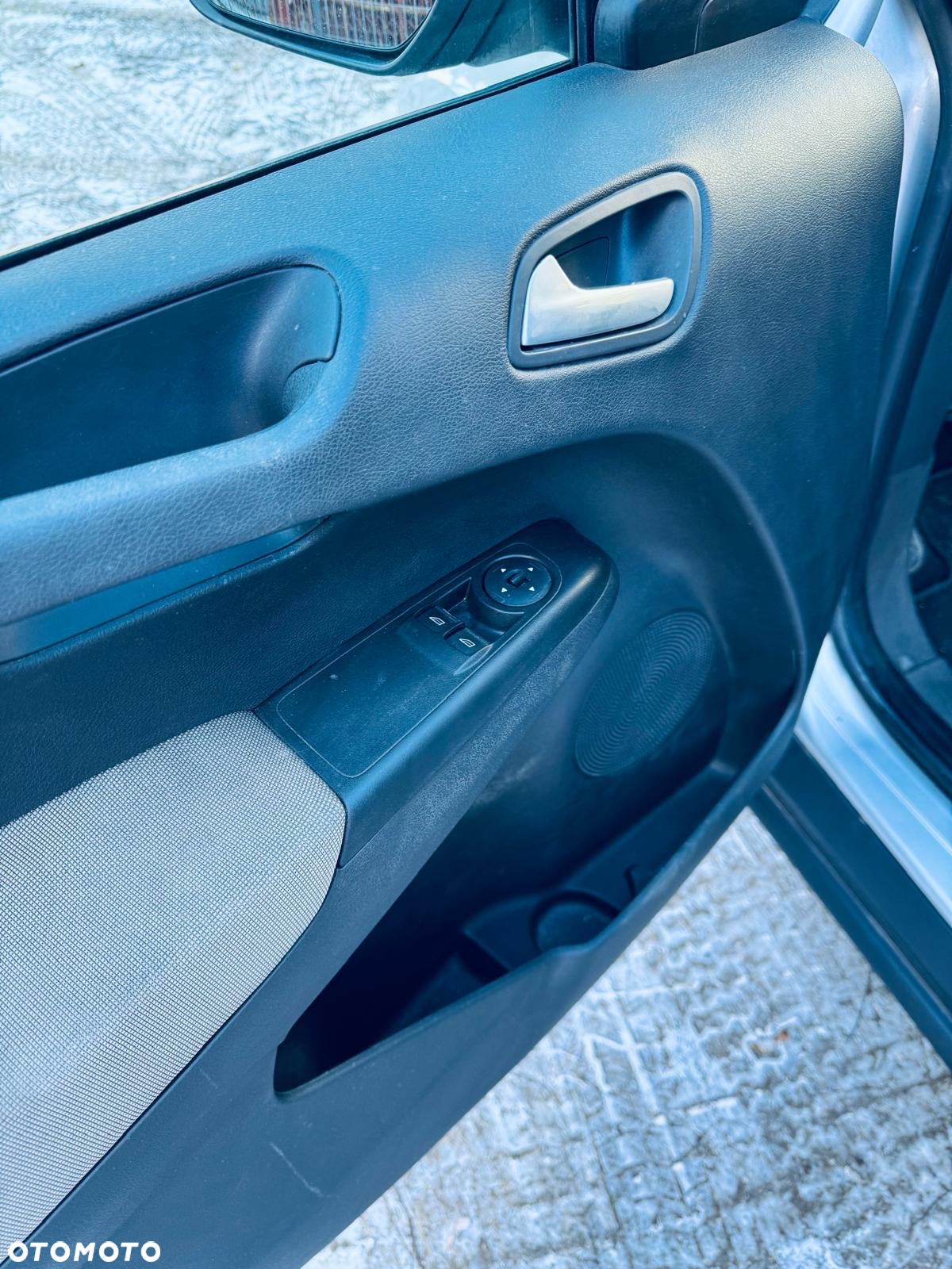 Ford Tourneo Courier 1.0 EcoBoost S&S Ambiente - 10