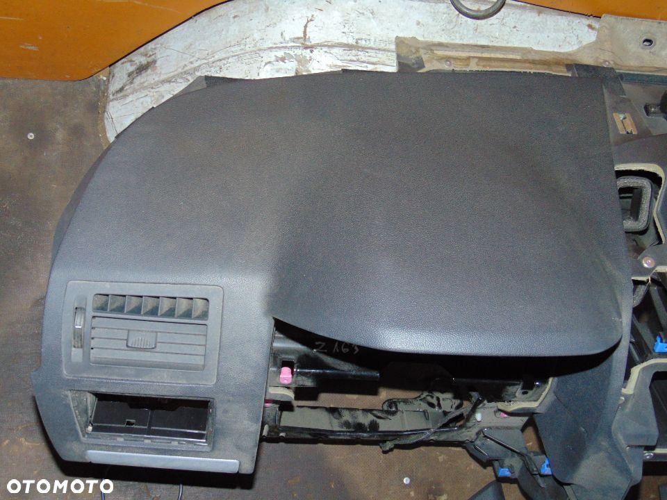 Deska rozdzielcza konsola poduszki napinacze Opel Zafira 2 II B - 2