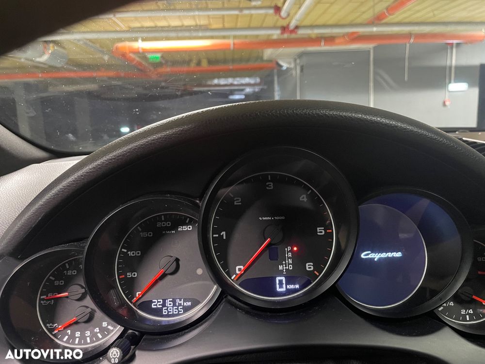 Porsche Cayenne - 2