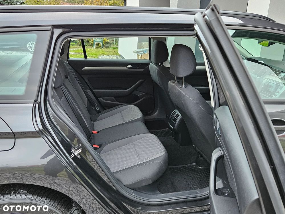 Volkswagen Passat - 24
