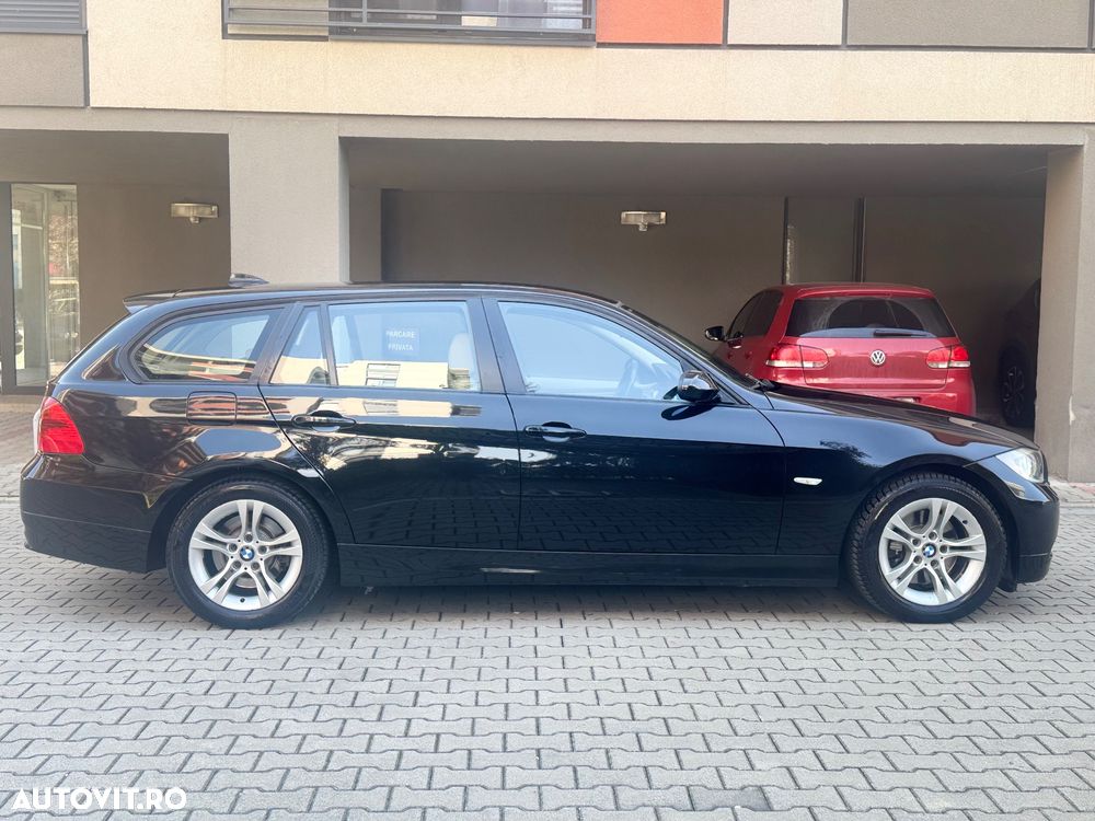 BMW Seria 3 320d DPF Touring Aut. - 22