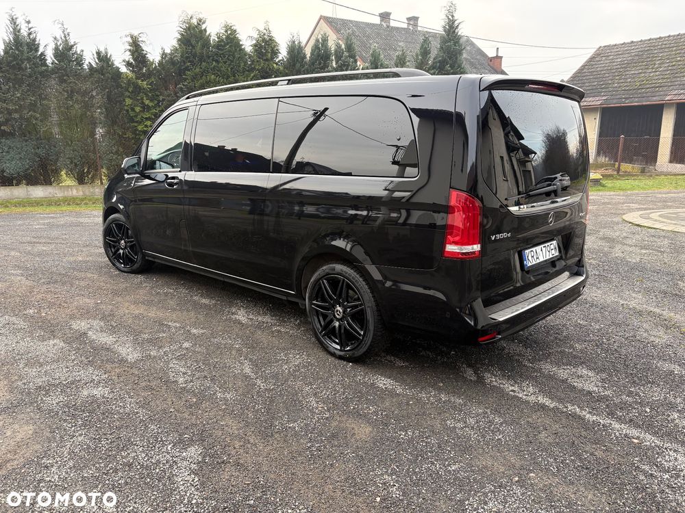 Mercedes-Benz Klasa V 300 d extralang 4Matic 9G-TRONIC Edition Edition 2023 - 17