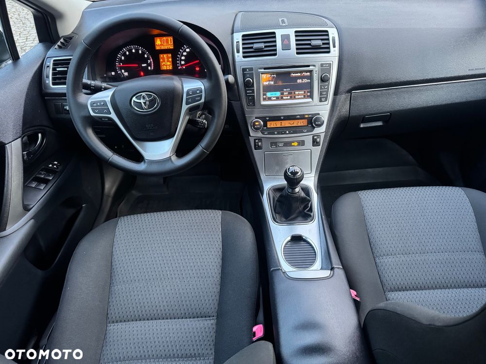 Toyota Avensis 1.8 Executive - 8