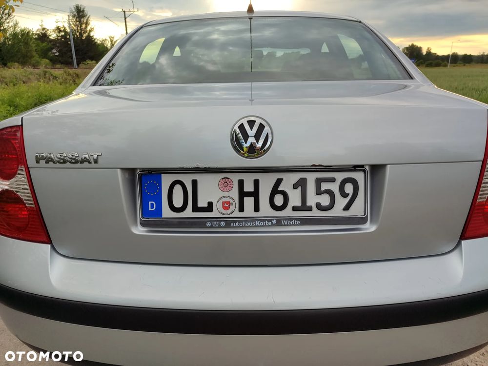 Volkswagen Passat 1.6 - 11