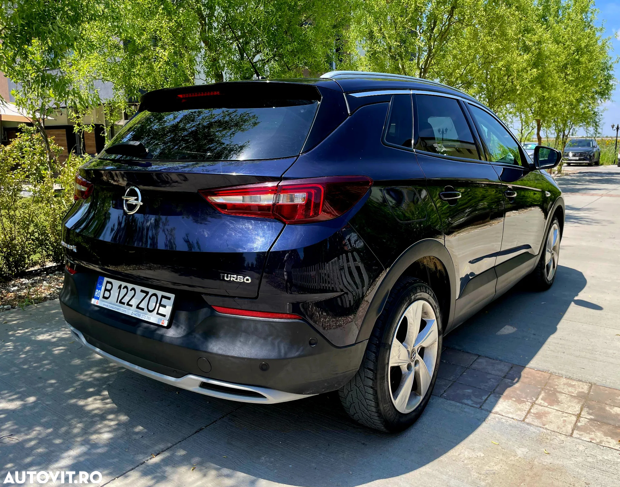 Opel Grandland X 1.2 Turbo START/STOP Aut. Innovation - 2