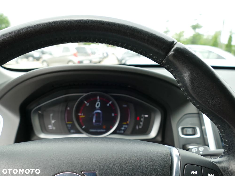 Volvo XC 60 D4 Geartronic Momentum - 13