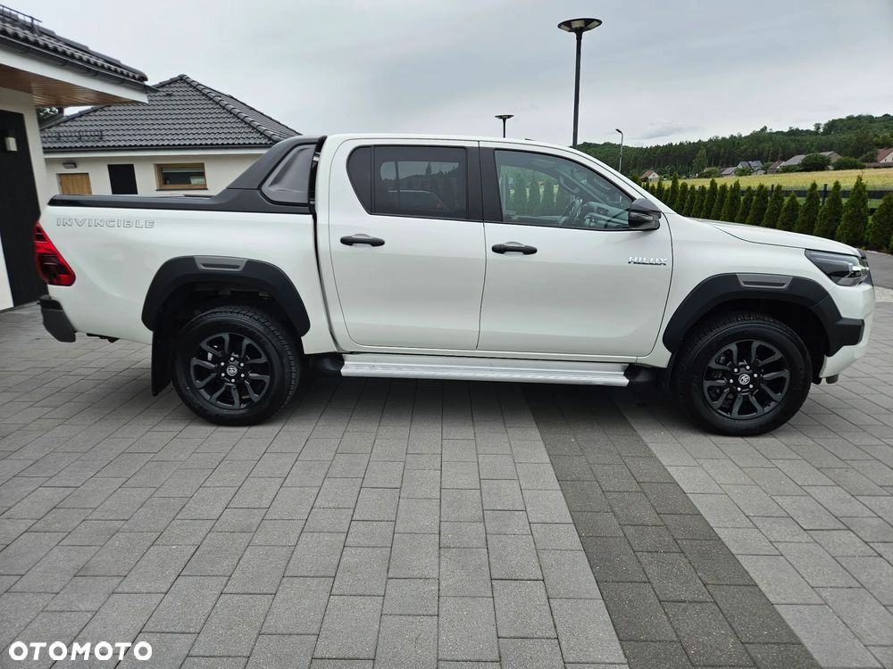 Toyota Hilux 2.8 D-4D Double Cab Invincible 4x4 - 5