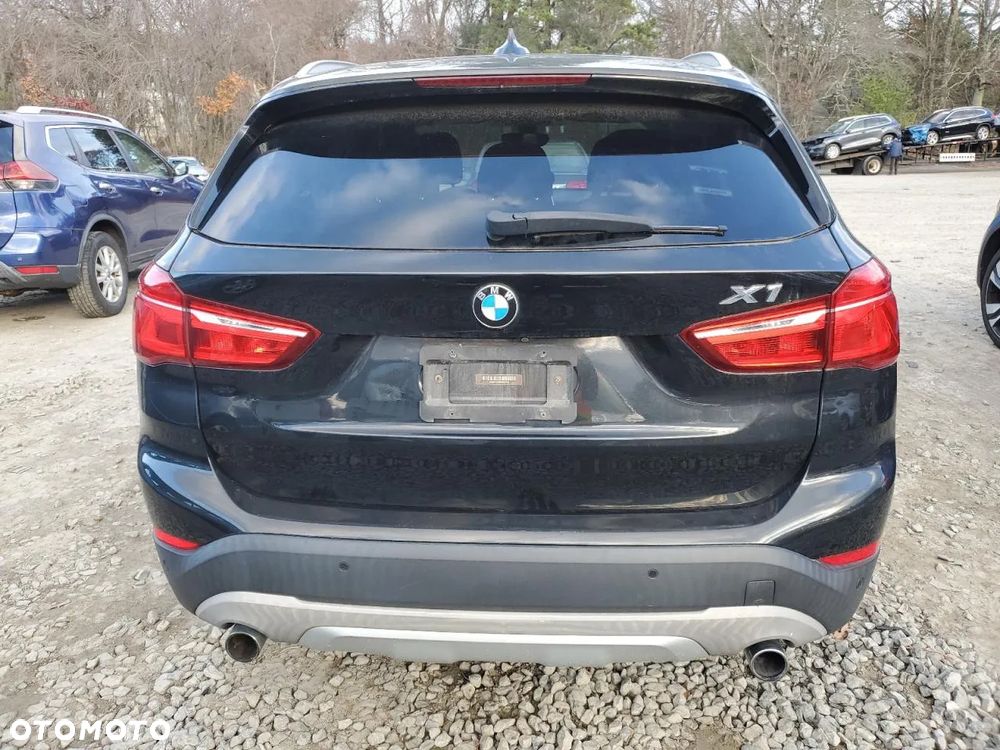 BMW X1 xDrive25i Sport Line - 6
