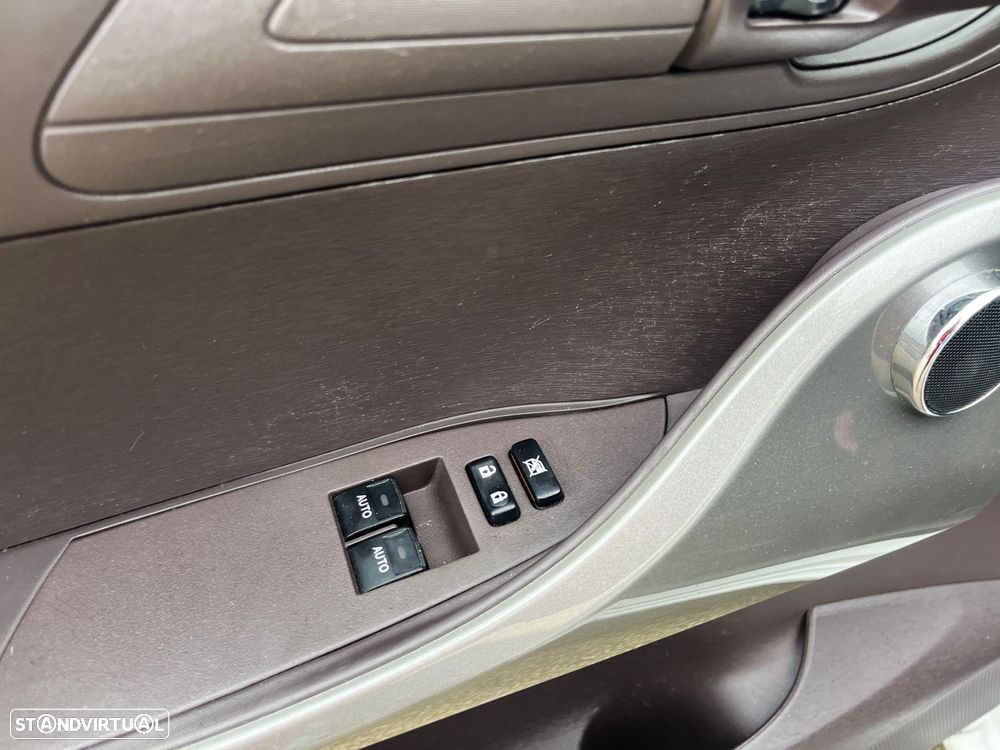 Toyota iQ 1.0 VVT-i 2 EP - 21