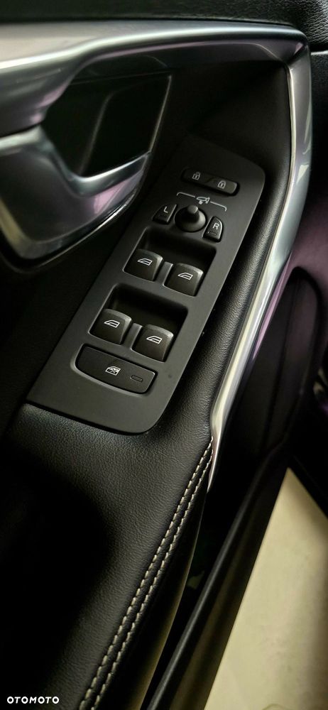 Volvo V40 D2 Drive-E R-Design Kinetic - 7