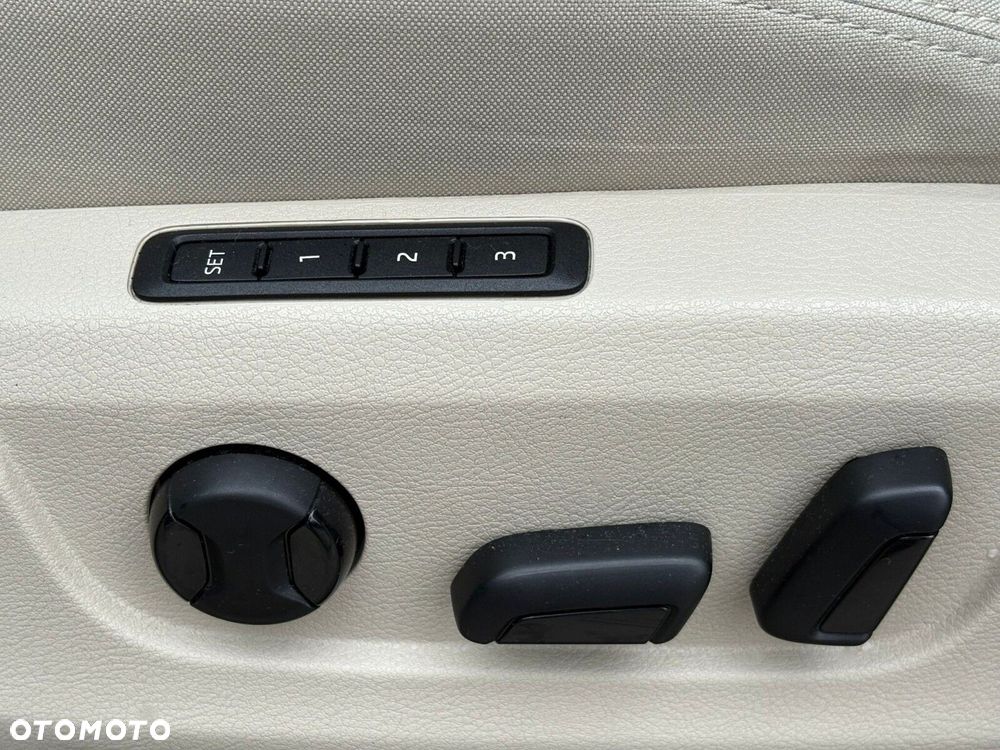 Skoda Superb 2.0 TDI SCR Style DSG - 10