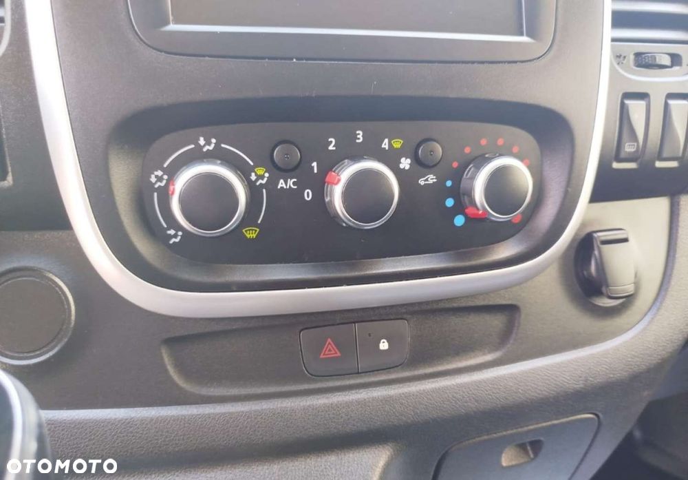 Renault Trafic - 17
