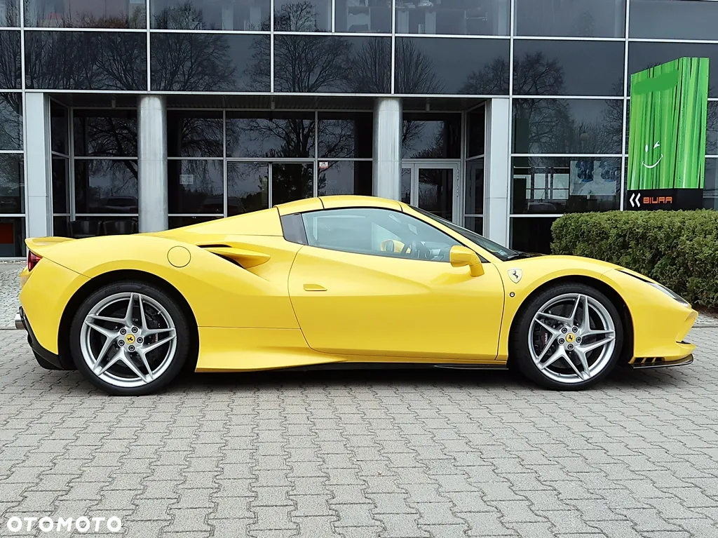 Ferrari F8 Spider - 6