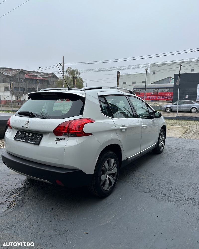 Peugeot 2008 PureTech 110 Stop&Start Allure - 9