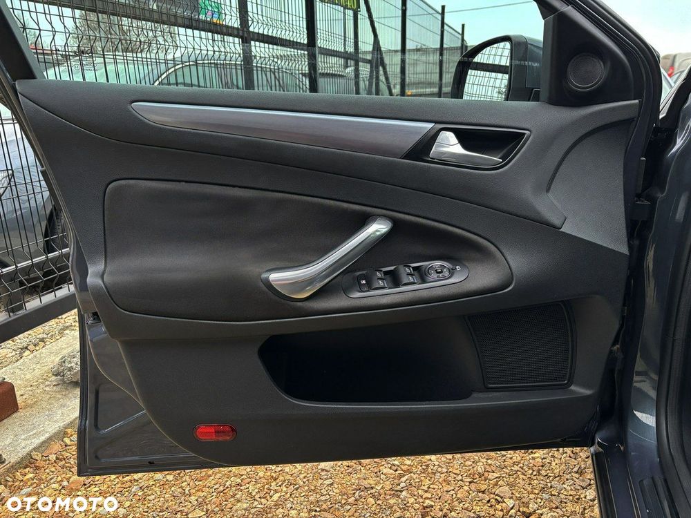 Ford Mondeo - 13