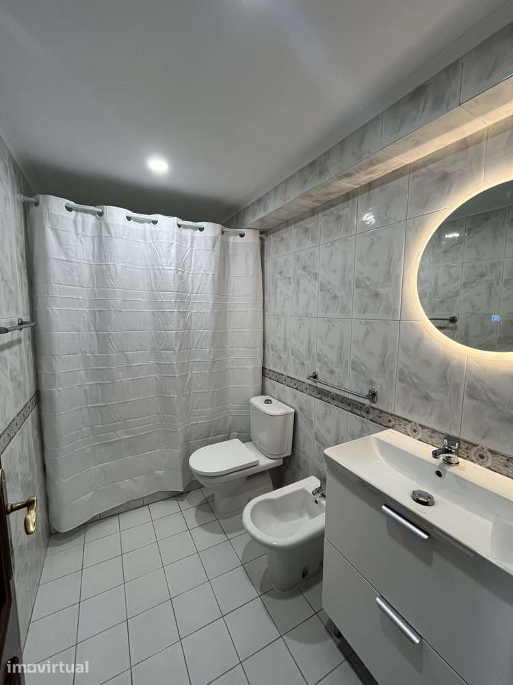 T3 Remodelado com 103 m2 - 5. º Andar c/Elevador - Localização Premium - Grande imagem: 5/28