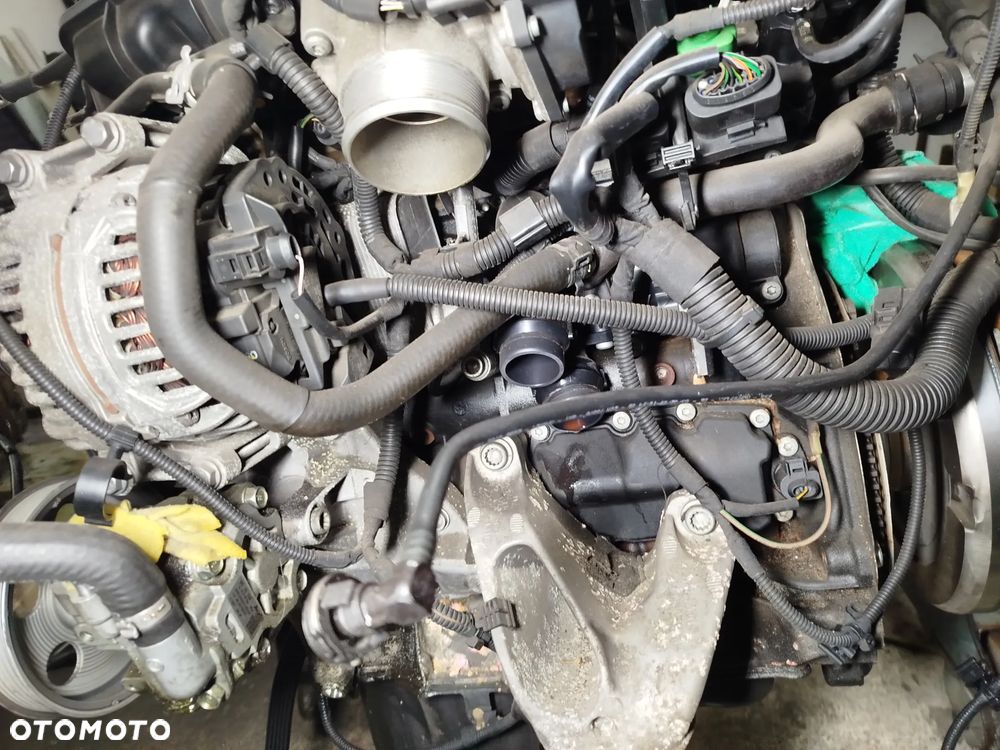 Audi A4 B81.8 T silnik CDH dół silnika - 4