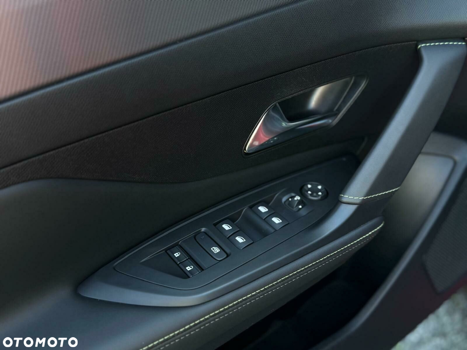 Peugeot 408 - 18