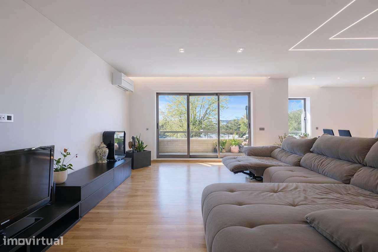Apartamento T3 com terraço de 200 m2 e garagem box no centro de... - Grande imagem: 2/45