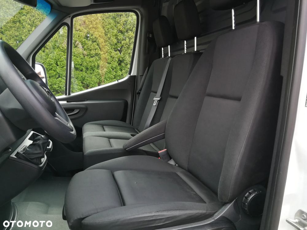 Mercedes-Benz Sprinter - 16