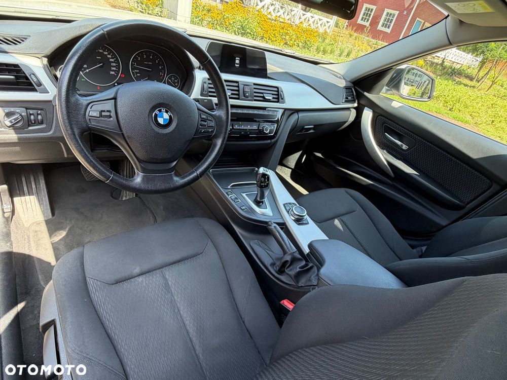 BMW Seria 3 320i xDrive Sport Line Shadow - 13