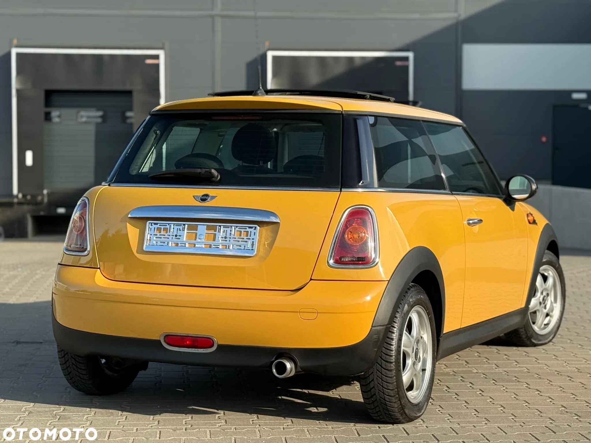 MINI ONE - 4