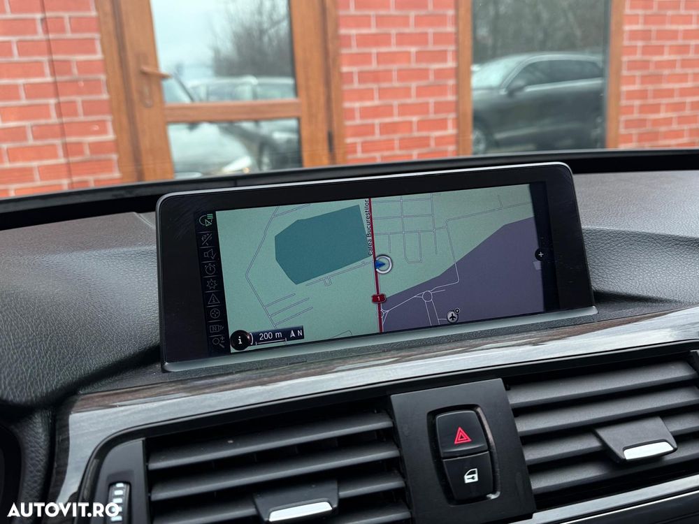 BMW Seria 3 320d GT Luxury Line - 13