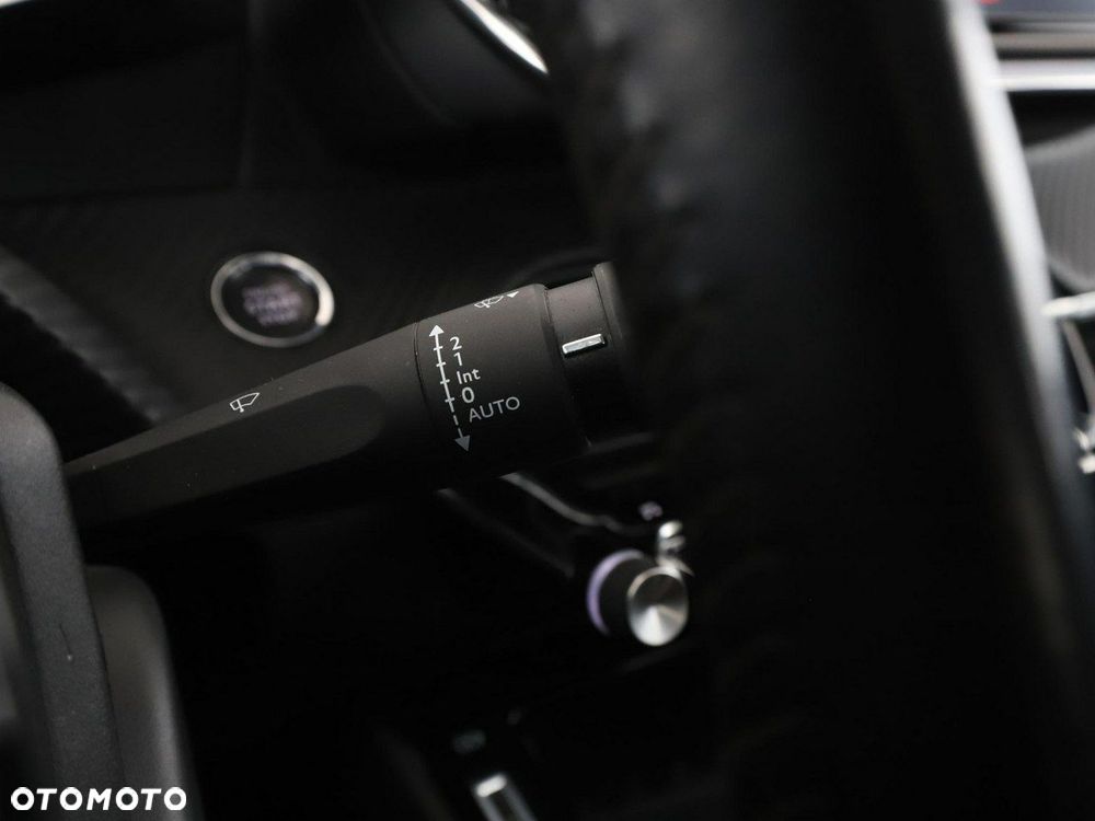 Peugeot 208 PureTech 100 Allure - 33