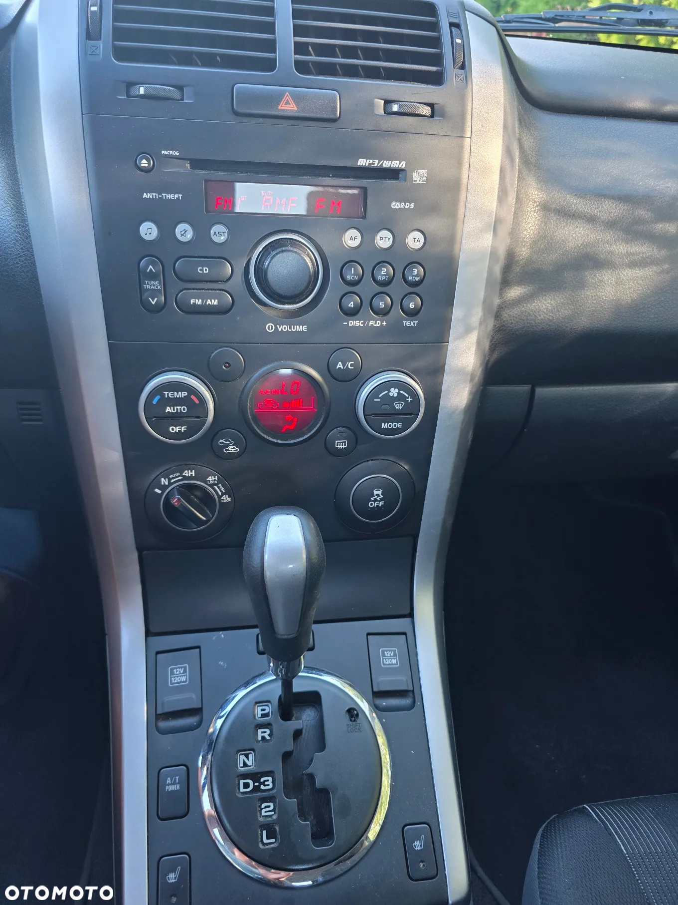 Suzuki Grand Vitara 2.4 Premium - 11