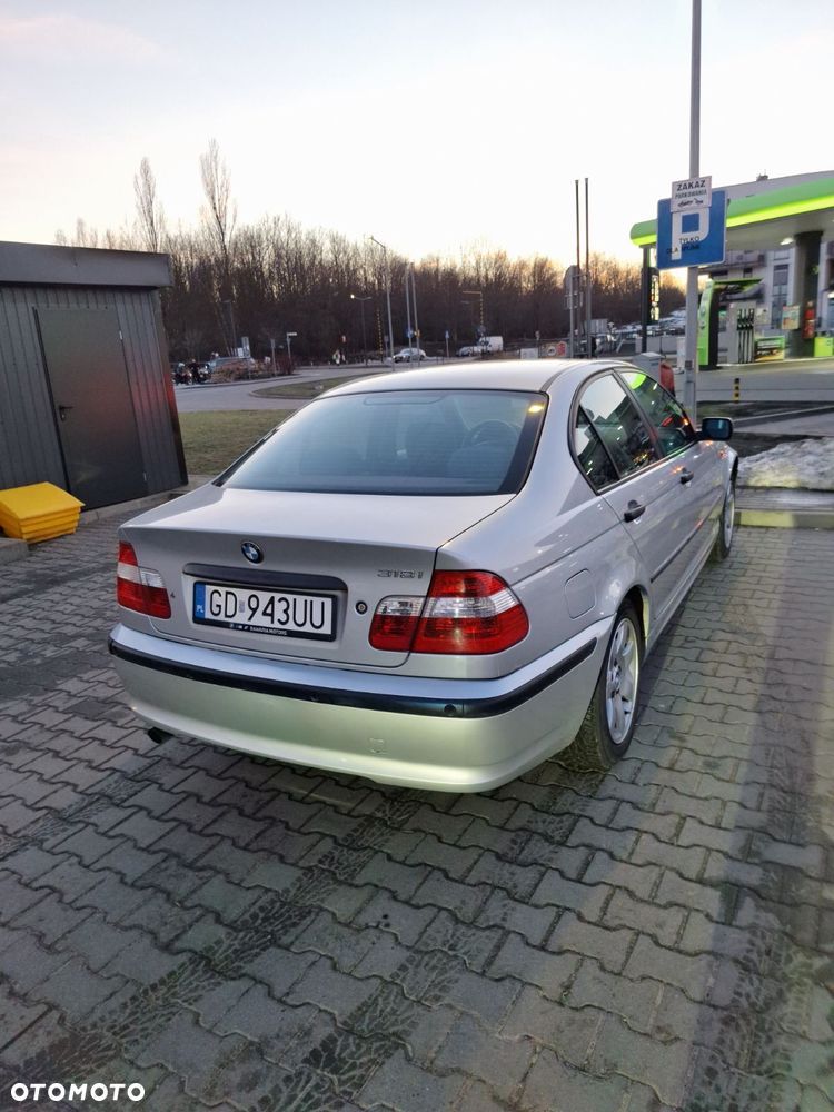 BMW Seria 3 318i - 5