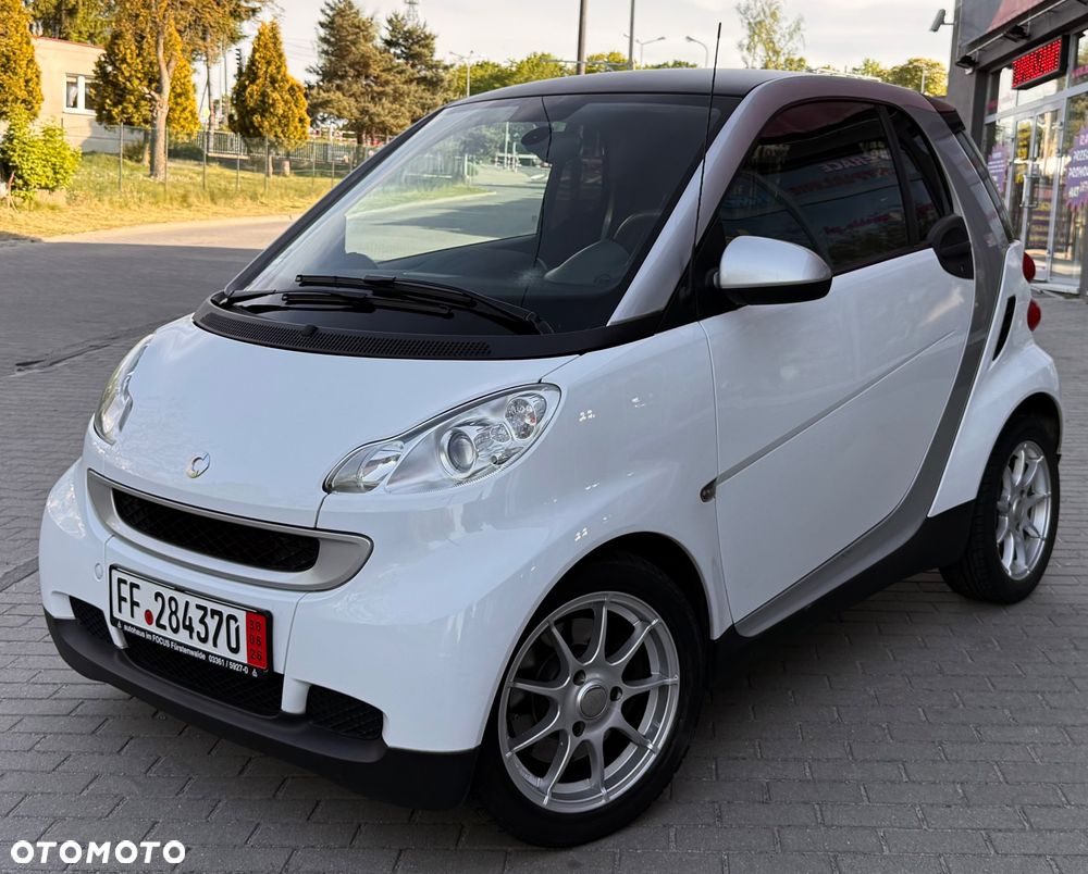 Smart Fortwo softouch black&white limited micro hybrid drive - 1