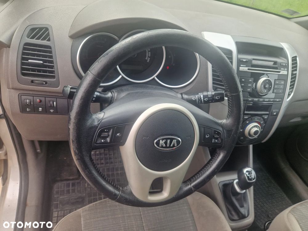 Kia Venga 1.6 M - 8