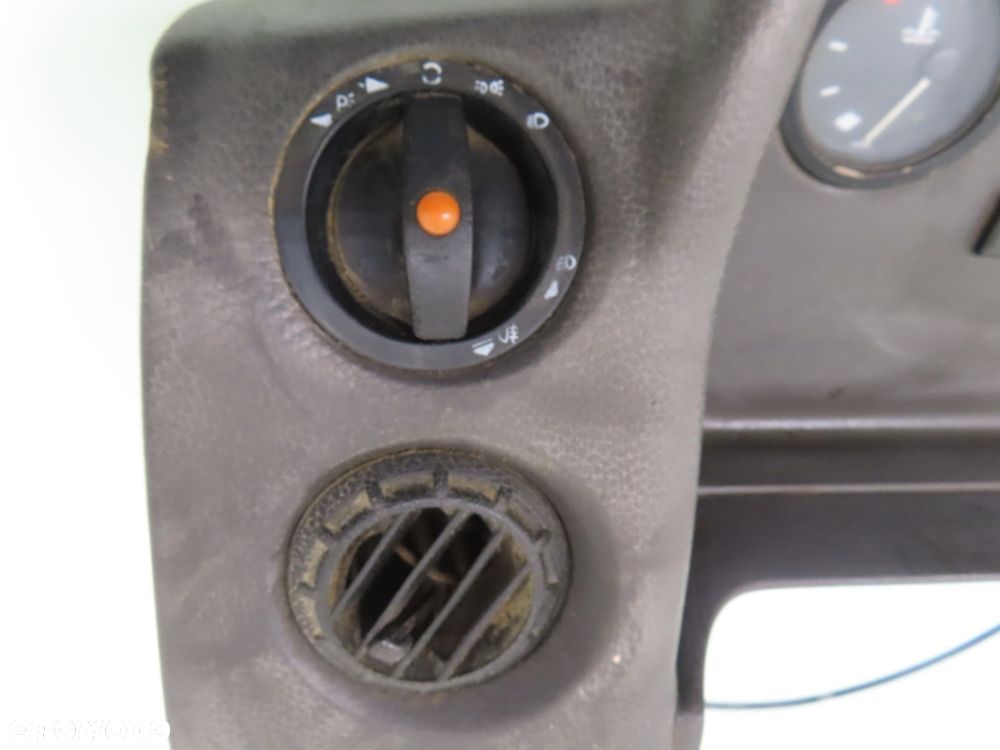 LICZNIK + LINKA GAZU  MERCEDES-BENZ T1 KACZKA 208 D 2.3 - 12