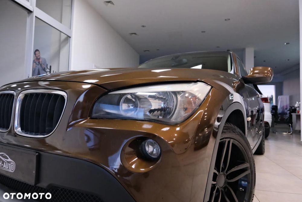 BMW X1 xDrive18d Sport Line - 18