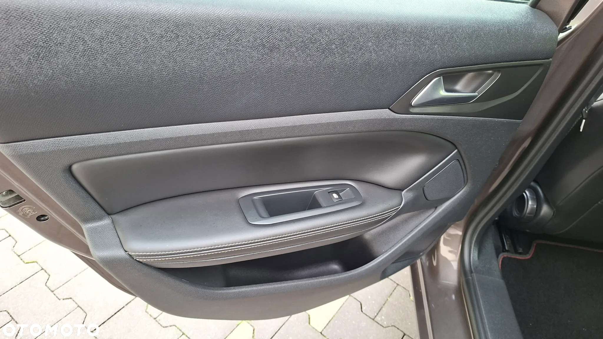 Peugeot 308 BlueHDi FAP 150 Stop & Start Allure - 31