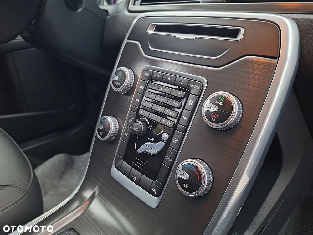 Volvo V70 D3 Momentum - 29